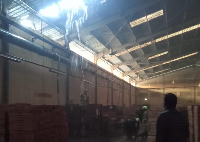 Satu Unit Pabrik di Pergudangan Akong Terbakar