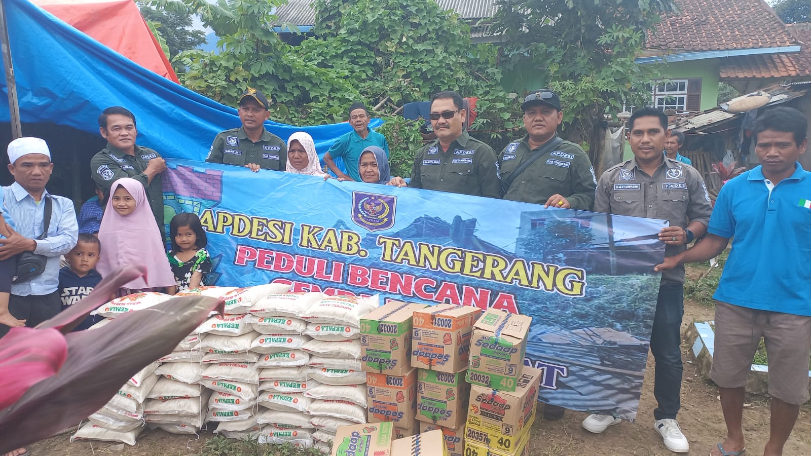 APDESI Kab Tangerang Peduli Bencana Gempa Bumi Cianjur, Puluhan Paket Sembako Dihantarkan