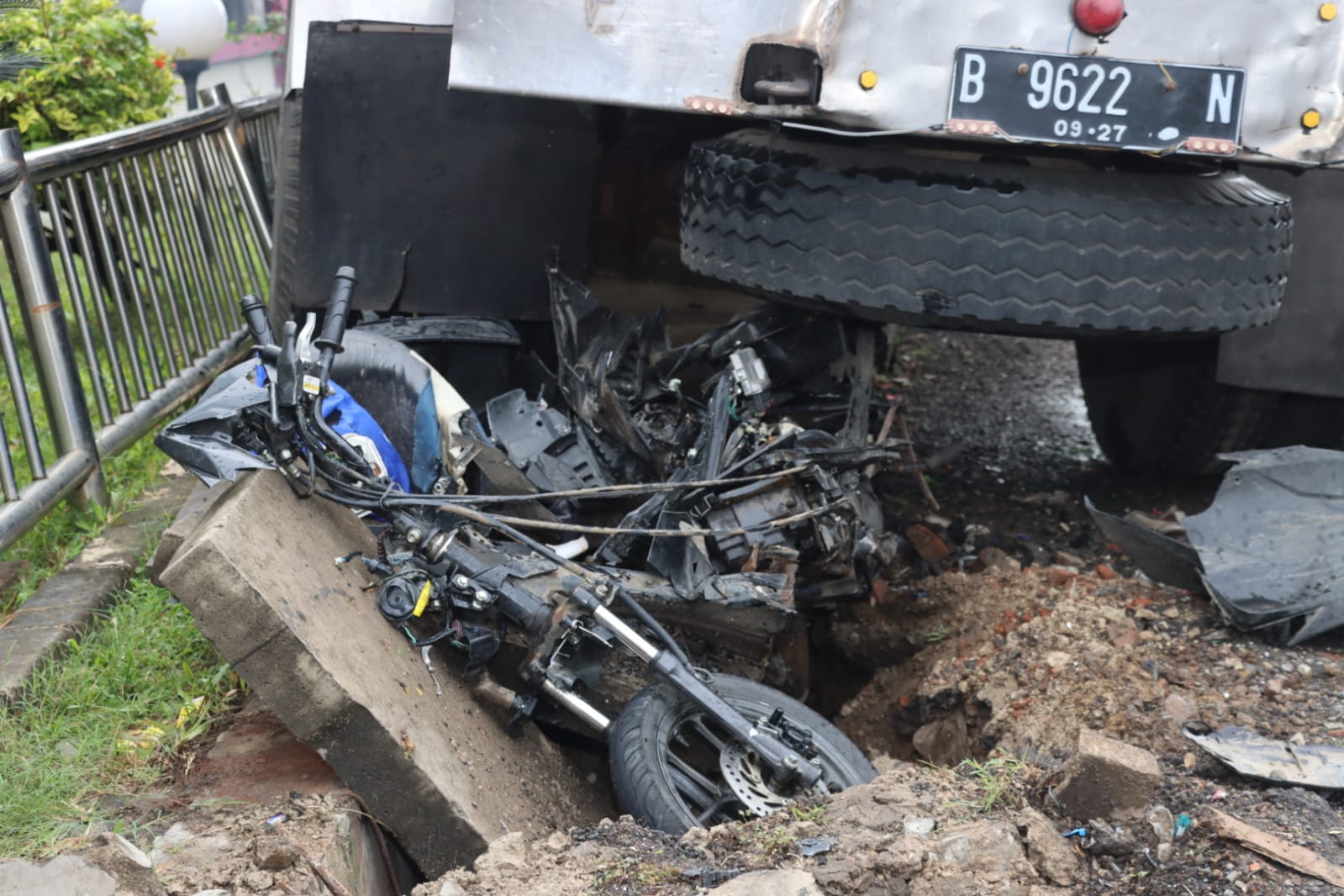 Diduga Rem Truk Tangki Blong, Tiga Orang di Balaraja Tewas Tertabrak